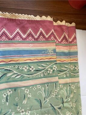 Wamsutta Collier Campbell “Gypsy Dance" standard Pillowcases Set (2) USA, EUC